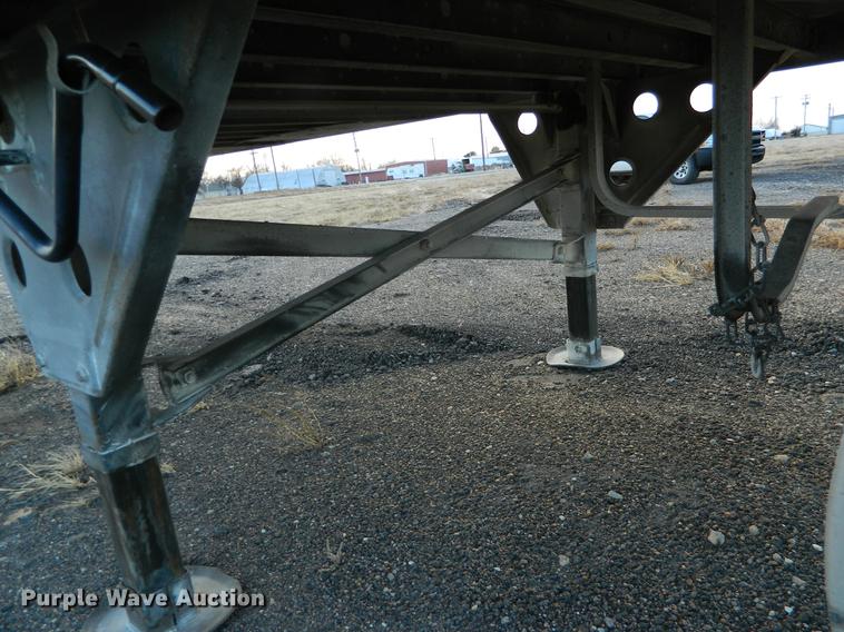 image for item DB1213 2005 Utility refrigerated van trailer