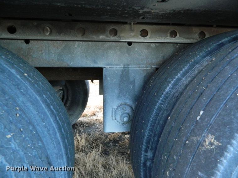 image for item DB1213 2005 Utility refrigerated van trailer