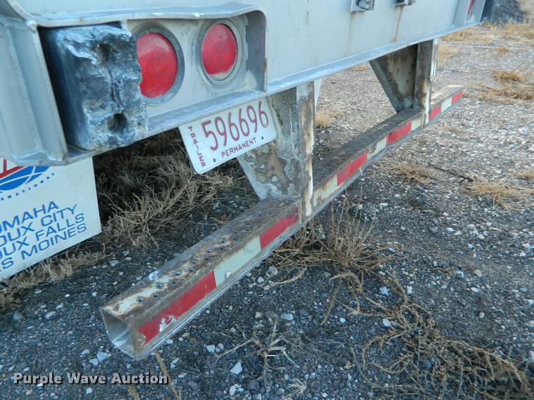 image for item DB1213 2005 Utility refrigerated van trailer