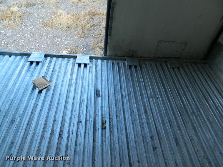 image for item DB1213 2005 Utility refrigerated van trailer