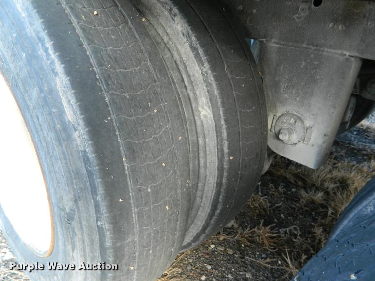 image for item DB1213 2005 Utility refrigerated van trailer