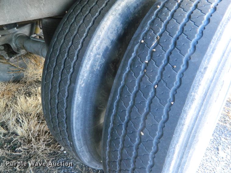 image for item DB1213 2005 Utility refrigerated van trailer