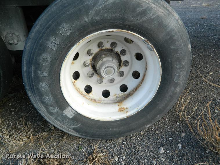 image for item DB1213 2005 Utility refrigerated van trailer