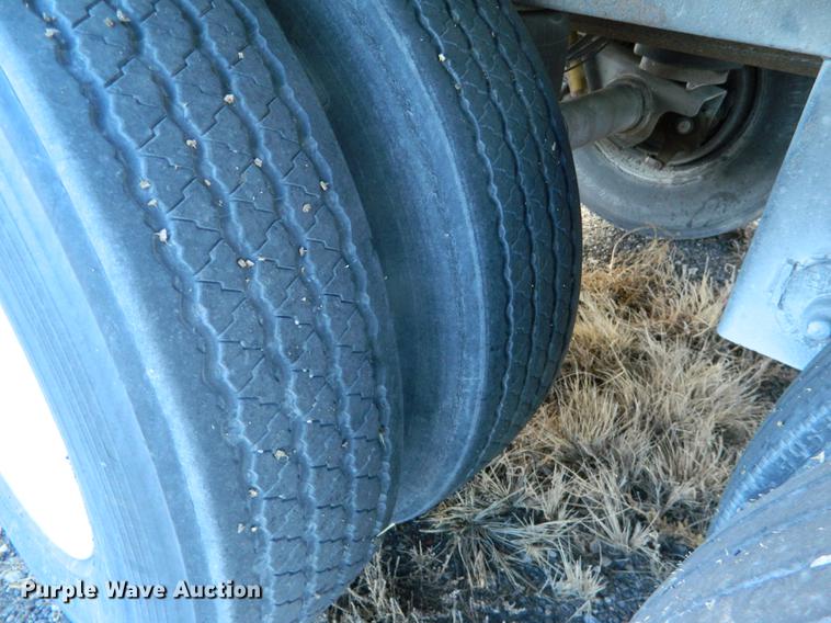 image for item DB1213 2005 Utility refrigerated van trailer