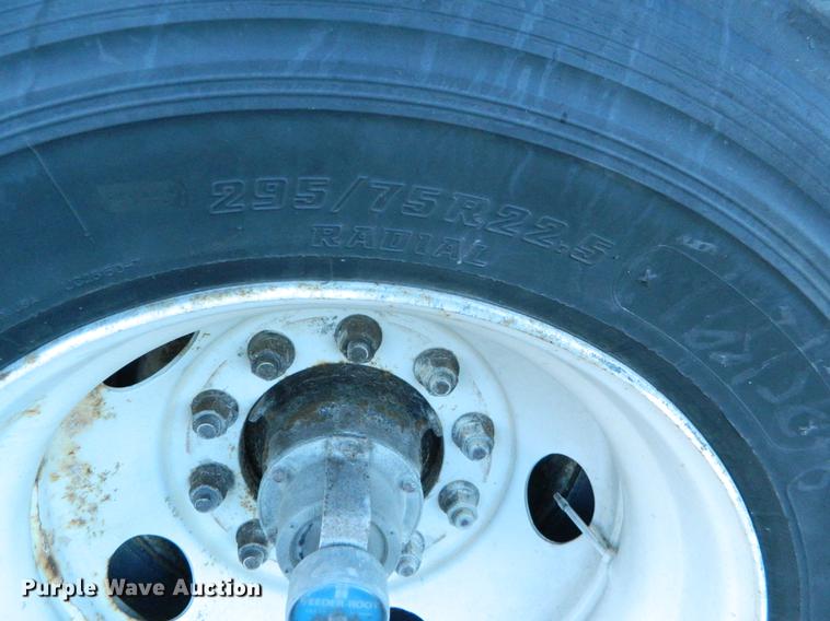 image for item DB1213 2005 Utility refrigerated van trailer