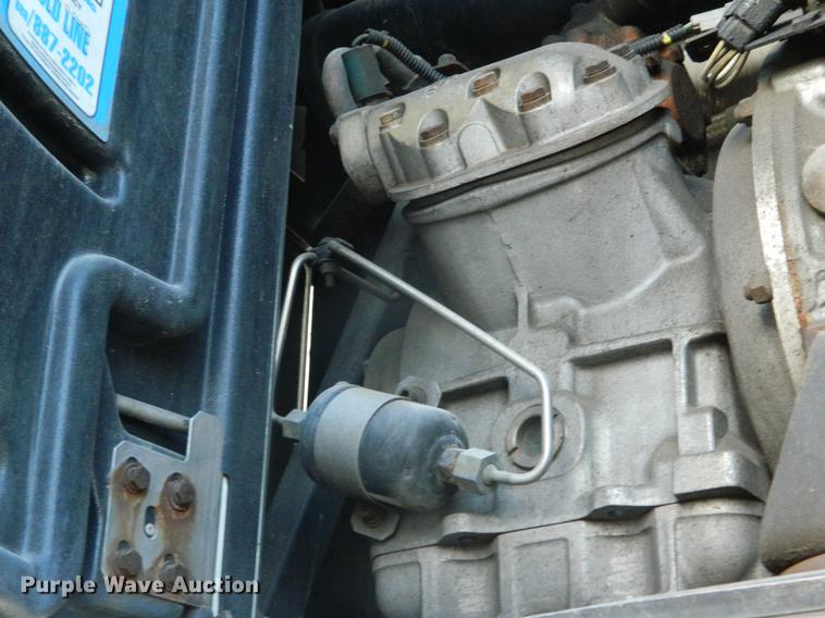 image for item DB1213 2005 Utility refrigerated van trailer