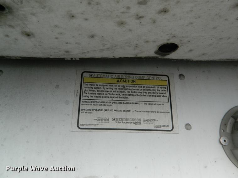 image for item DB1213 2005 Utility refrigerated van trailer