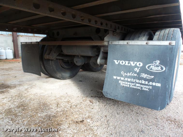 image for item DB6227 1998 Stoughton AVW-533T-S-C-AR dry van trailer