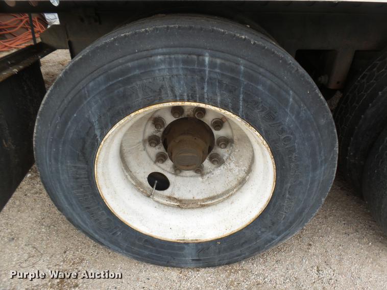 image for item DB6227 1998 Stoughton AVW-533T-S-C-AR dry van trailer