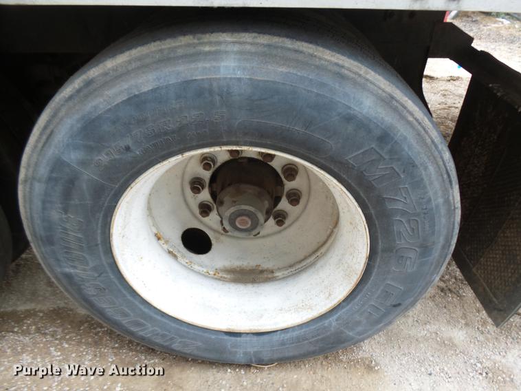 image for item DB6227 1998 Stoughton AVW-533T-S-C-AR dry van trailer