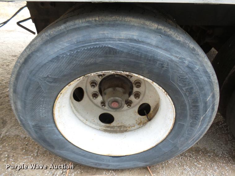 image for item DB6227 1998 Stoughton AVW-533T-S-C-AR dry van trailer