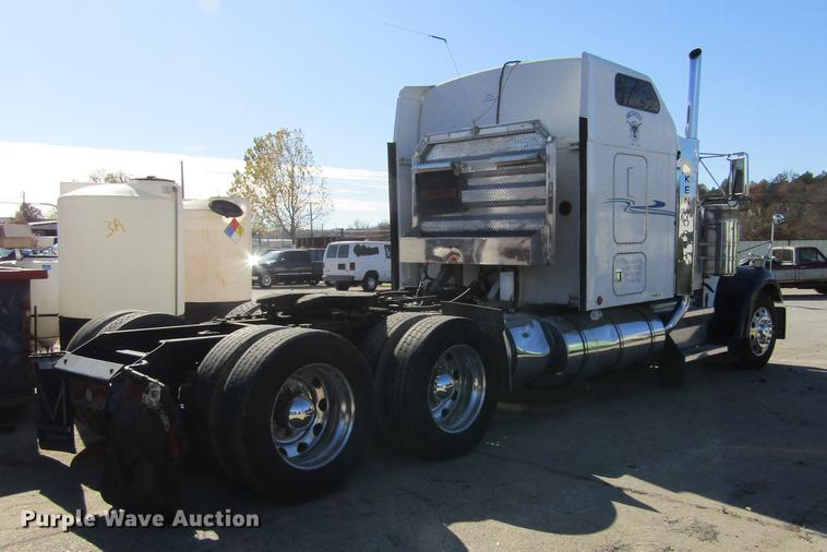 image for item DC0004 2001 Kenworth W900B semi truck