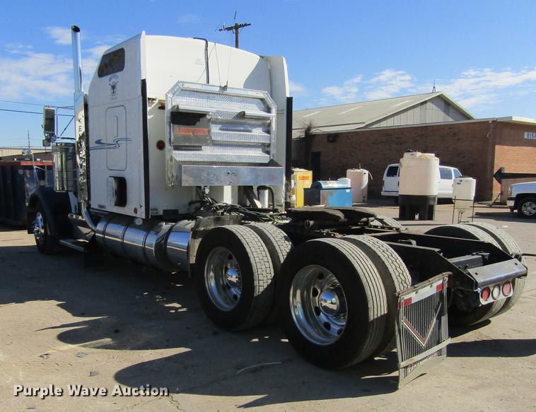 image for item DC0004 2001 Kenworth W900B semi truck