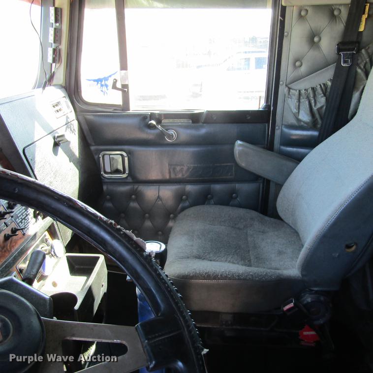 image for item DC0004 2001 Kenworth W900B semi truck