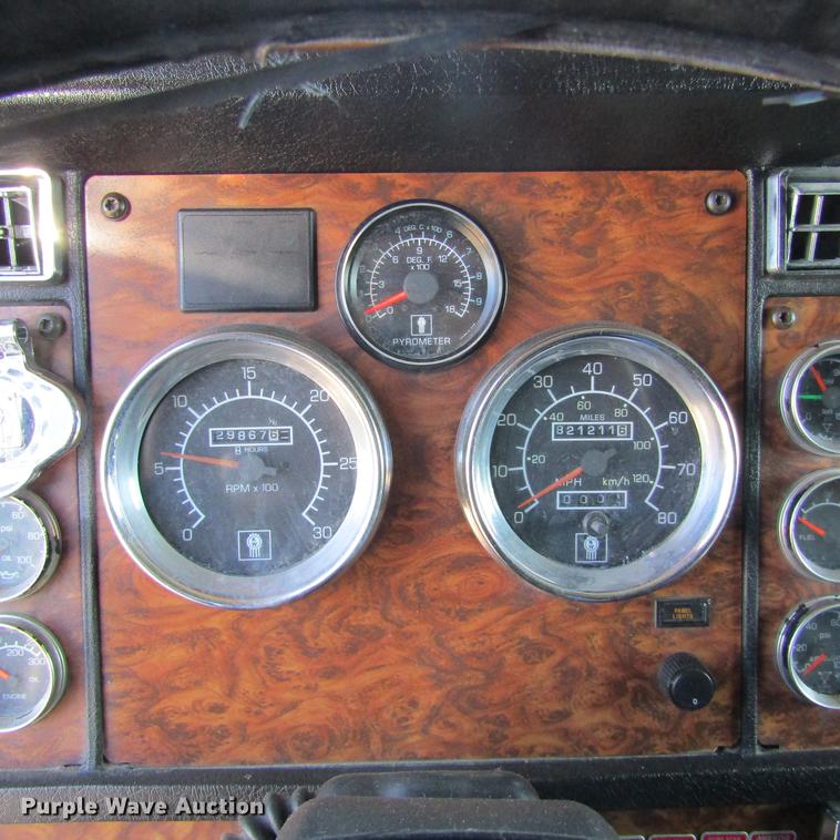 image for item DC0004 2001 Kenworth W900B semi truck