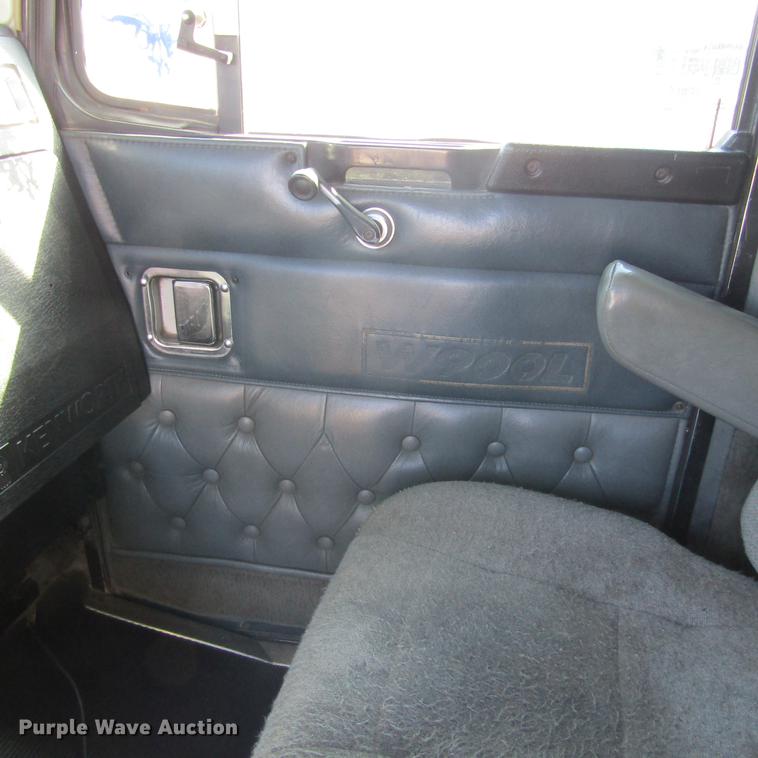 image for item DC0004 2001 Kenworth W900B semi truck