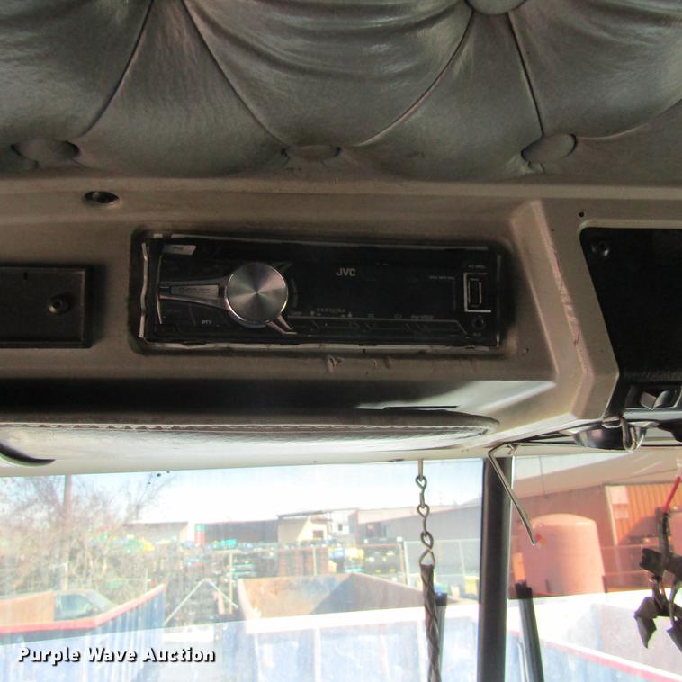 image for item DC0004 2001 Kenworth W900B semi truck