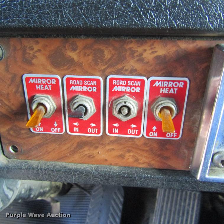 image for item DC0004 2001 Kenworth W900B semi truck