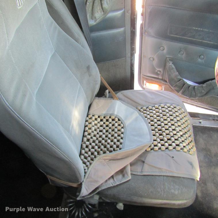 image for item DC0004 2001 Kenworth W900B semi truck