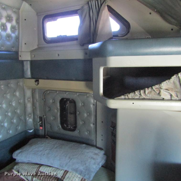 image for item DC0004 2001 Kenworth W900B semi truck