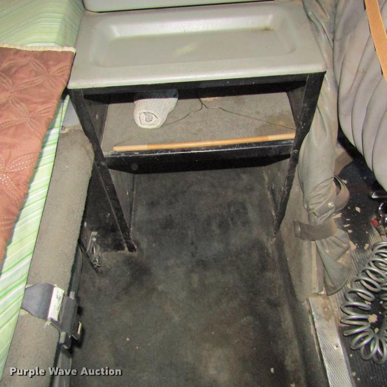 image for item DC0004 2001 Kenworth W900B semi truck