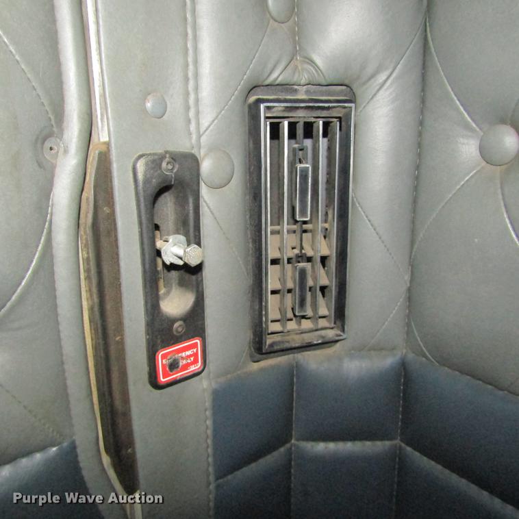 image for item DC0004 2001 Kenworth W900B semi truck