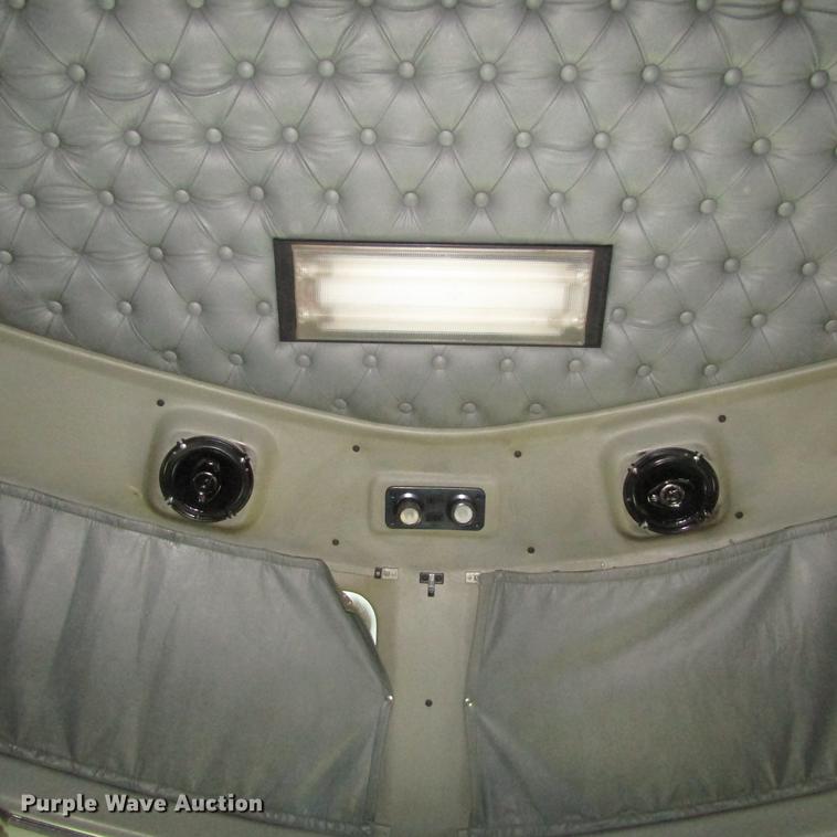 image for item DC0004 2001 Kenworth W900B semi truck