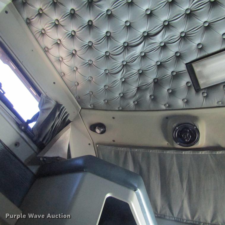 image for item DC0004 2001 Kenworth W900B semi truck