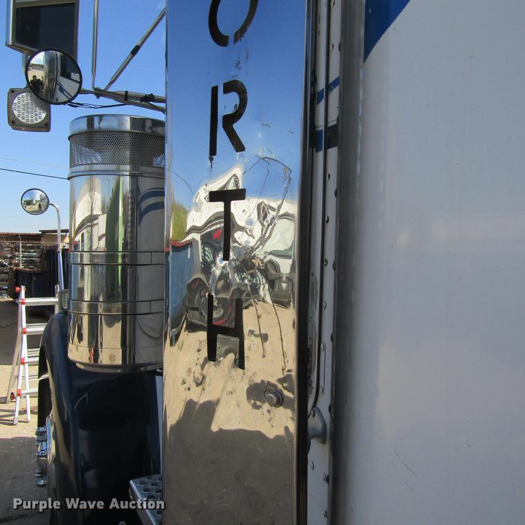 image for item DC0004 2001 Kenworth W900B semi truck