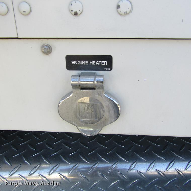 image for item DC0004 2001 Kenworth W900B semi truck