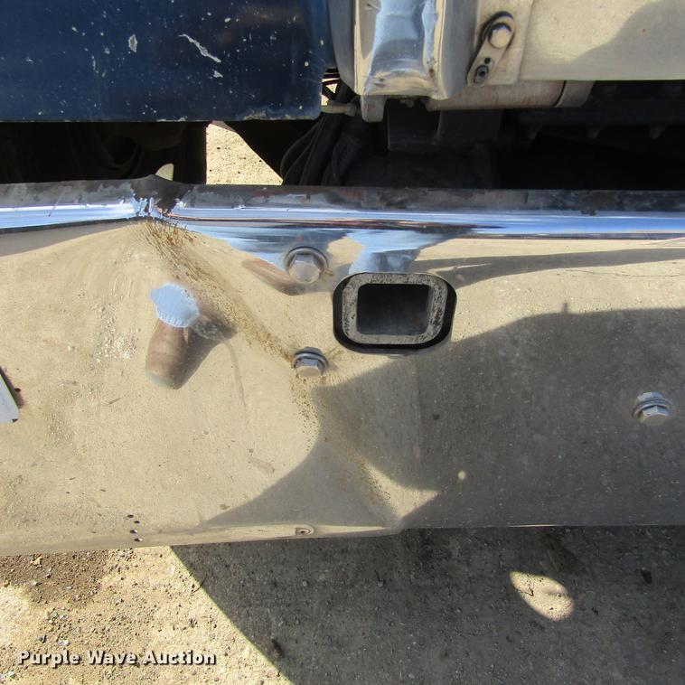 image for item DC0004 2001 Kenworth W900B semi truck