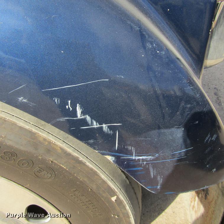 image for item DC0004 2001 Kenworth W900B semi truck