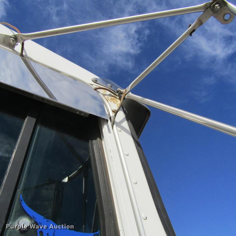 image for item DC0004 2001 Kenworth W900B semi truck