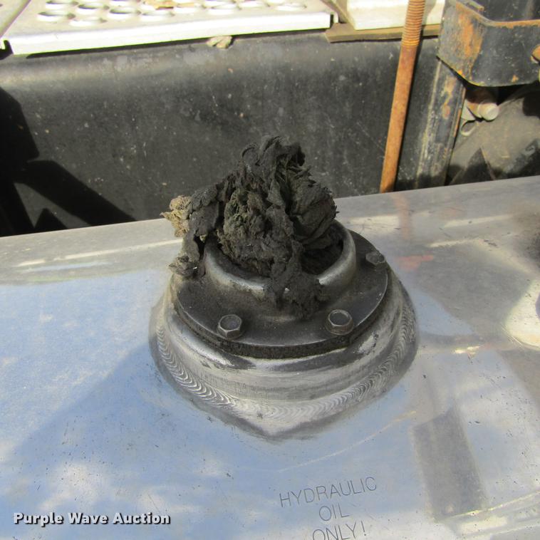 image for item DC0004 2001 Kenworth W900B semi truck