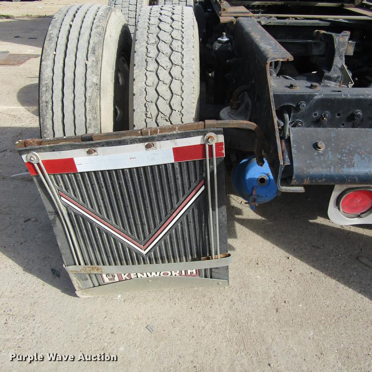 image for item DC0004 2001 Kenworth W900B semi truck