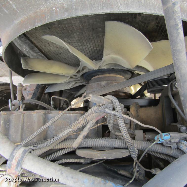 image for item DC0004 2001 Kenworth W900B semi truck