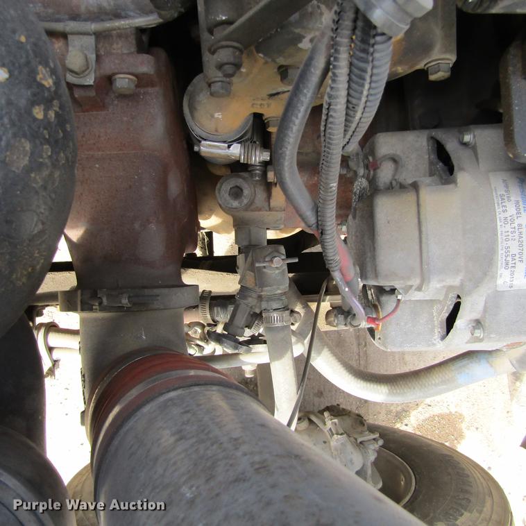 image for item DC0004 2001 Kenworth W900B semi truck