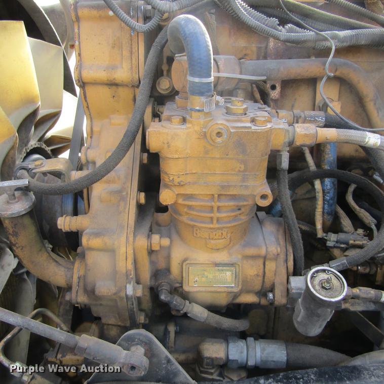 image for item DC0004 2001 Kenworth W900B semi truck