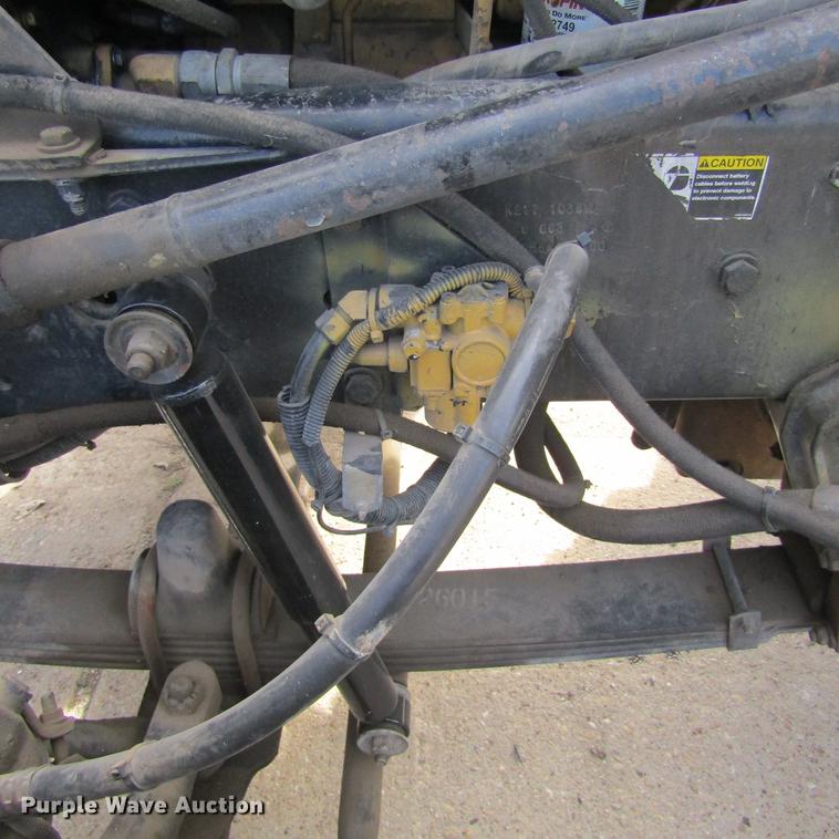 image for item DC0004 2001 Kenworth W900B semi truck