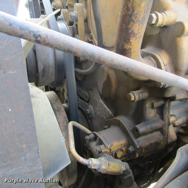 image for item DC0004 2001 Kenworth W900B semi truck