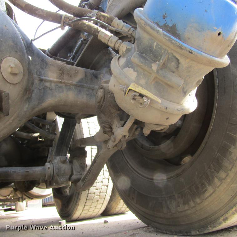 image for item DC0004 2001 Kenworth W900B semi truck