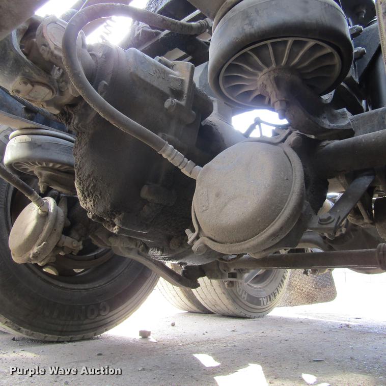 image for item DC0004 2001 Kenworth W900B semi truck