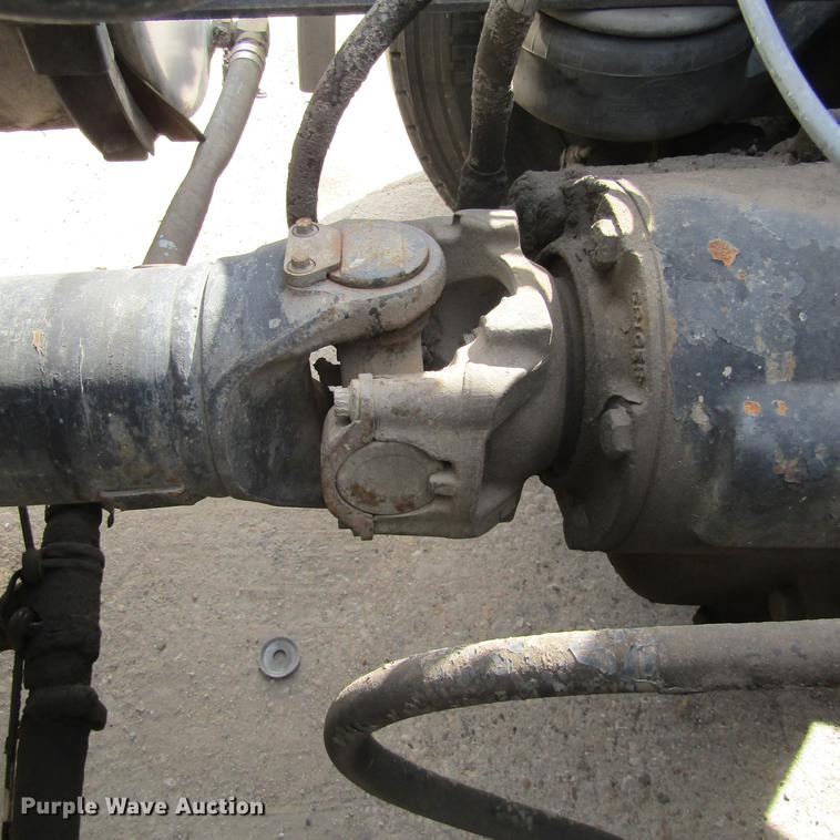 image for item DC0004 2001 Kenworth W900B semi truck