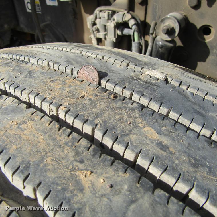 image for item DC0004 2001 Kenworth W900B semi truck