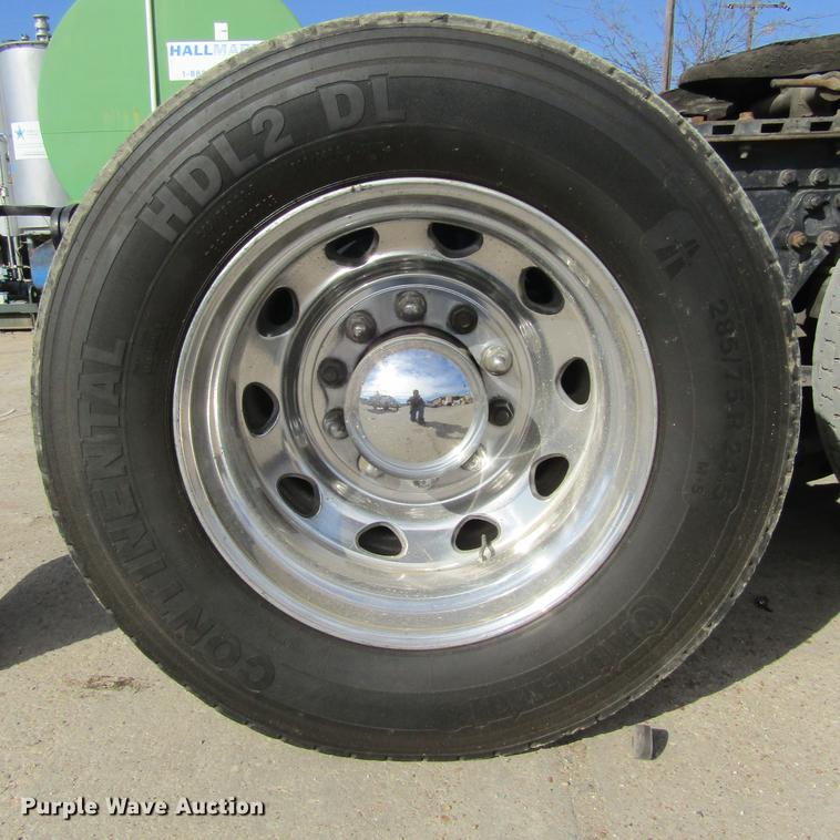 image for item DC0004 2001 Kenworth W900B semi truck