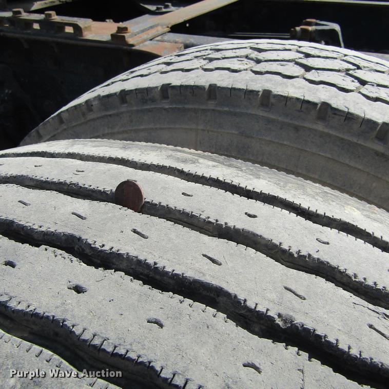 image for item DC0004 2001 Kenworth W900B semi truck