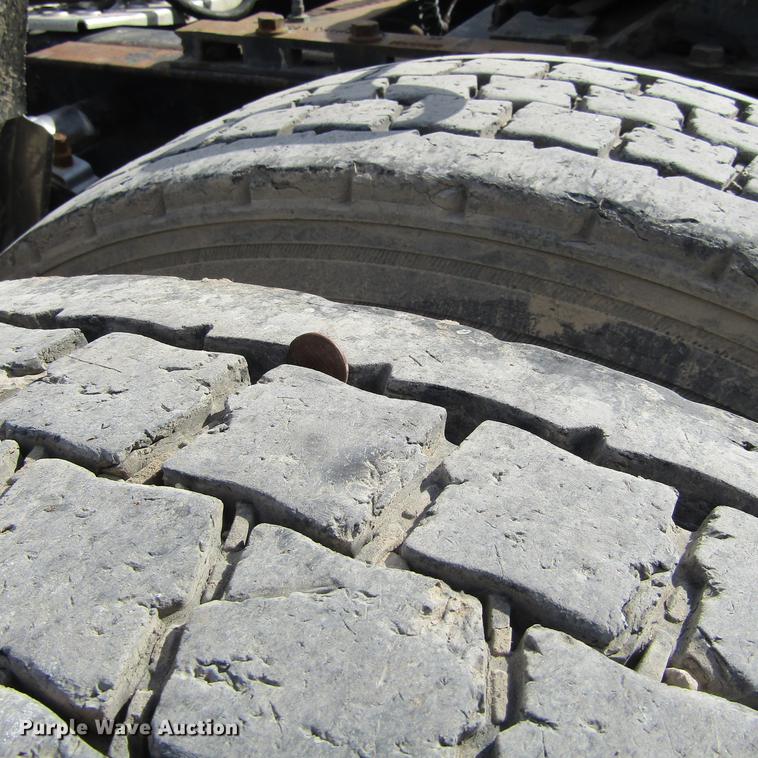 image for item DC0004 2001 Kenworth W900B semi truck