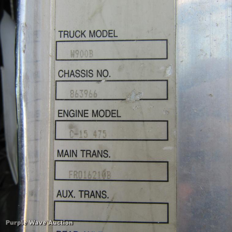 image for item DC0004 2001 Kenworth W900B semi truck