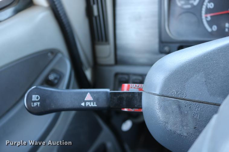 image for item DC3581 2005 Freightliner Columbia 120 semi truck