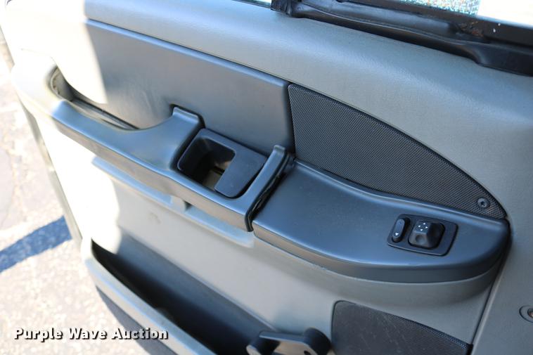 image for item DC3581 2005 Freightliner Columbia 120 semi truck